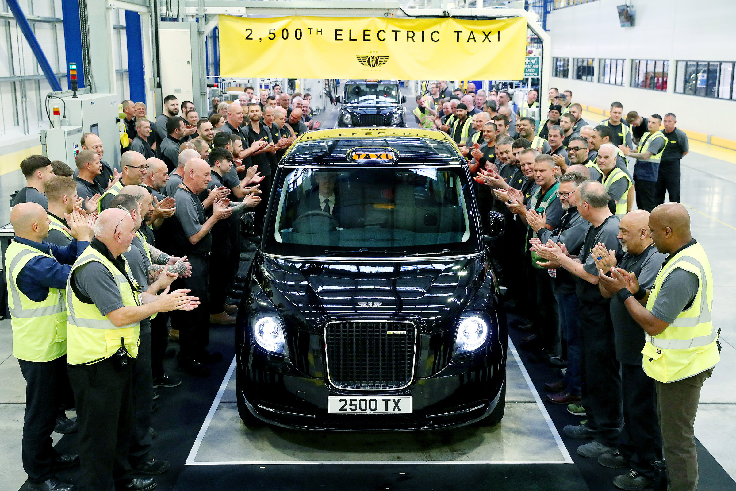 LEVC TX taxi - production line