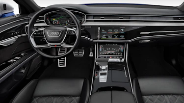 Audi S8 - dash