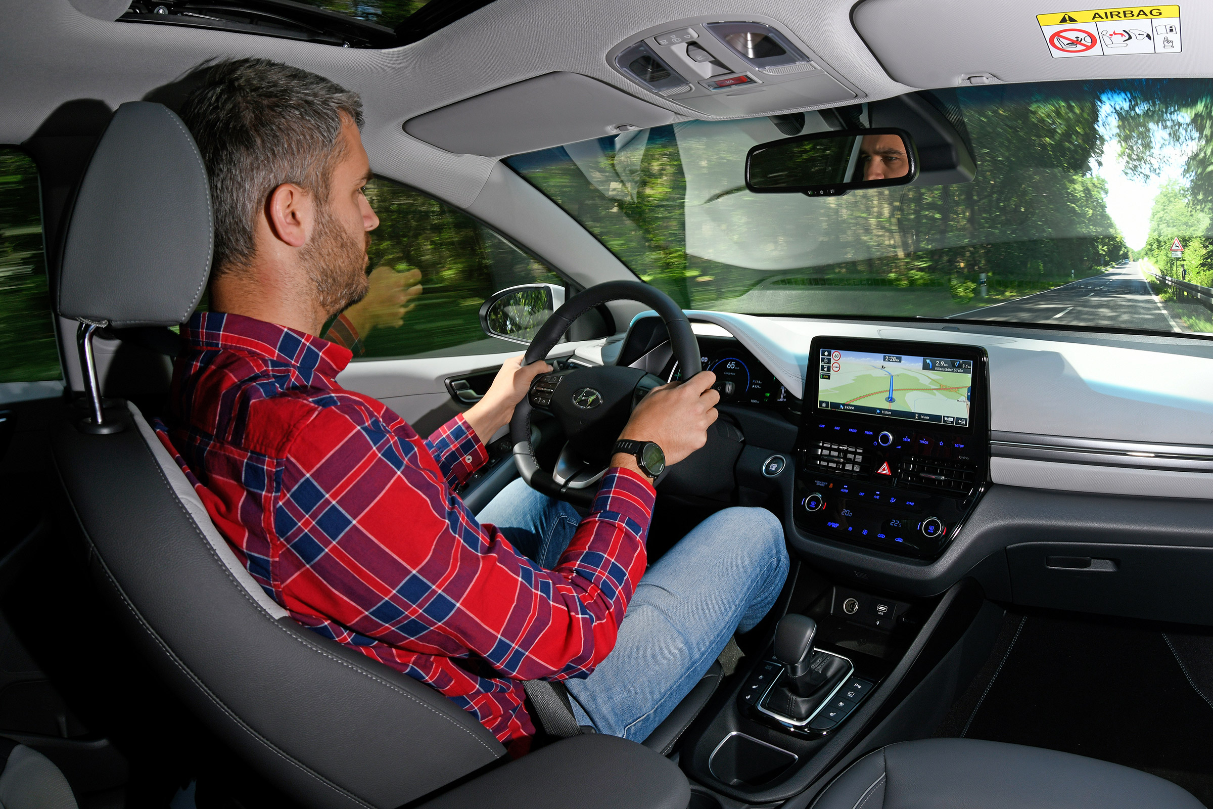 Hyundai Ioniq Hybrid - Rich Ingram