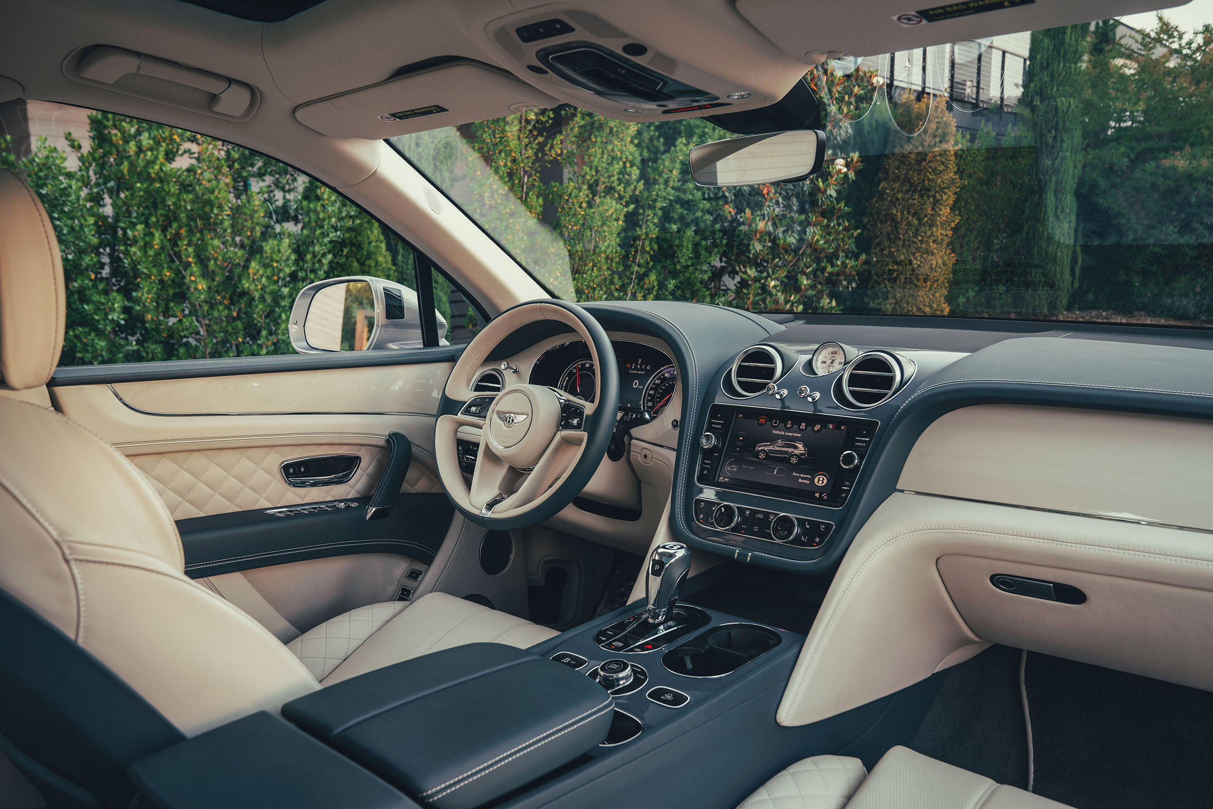 Bentley Bentayga Hybrid - dash