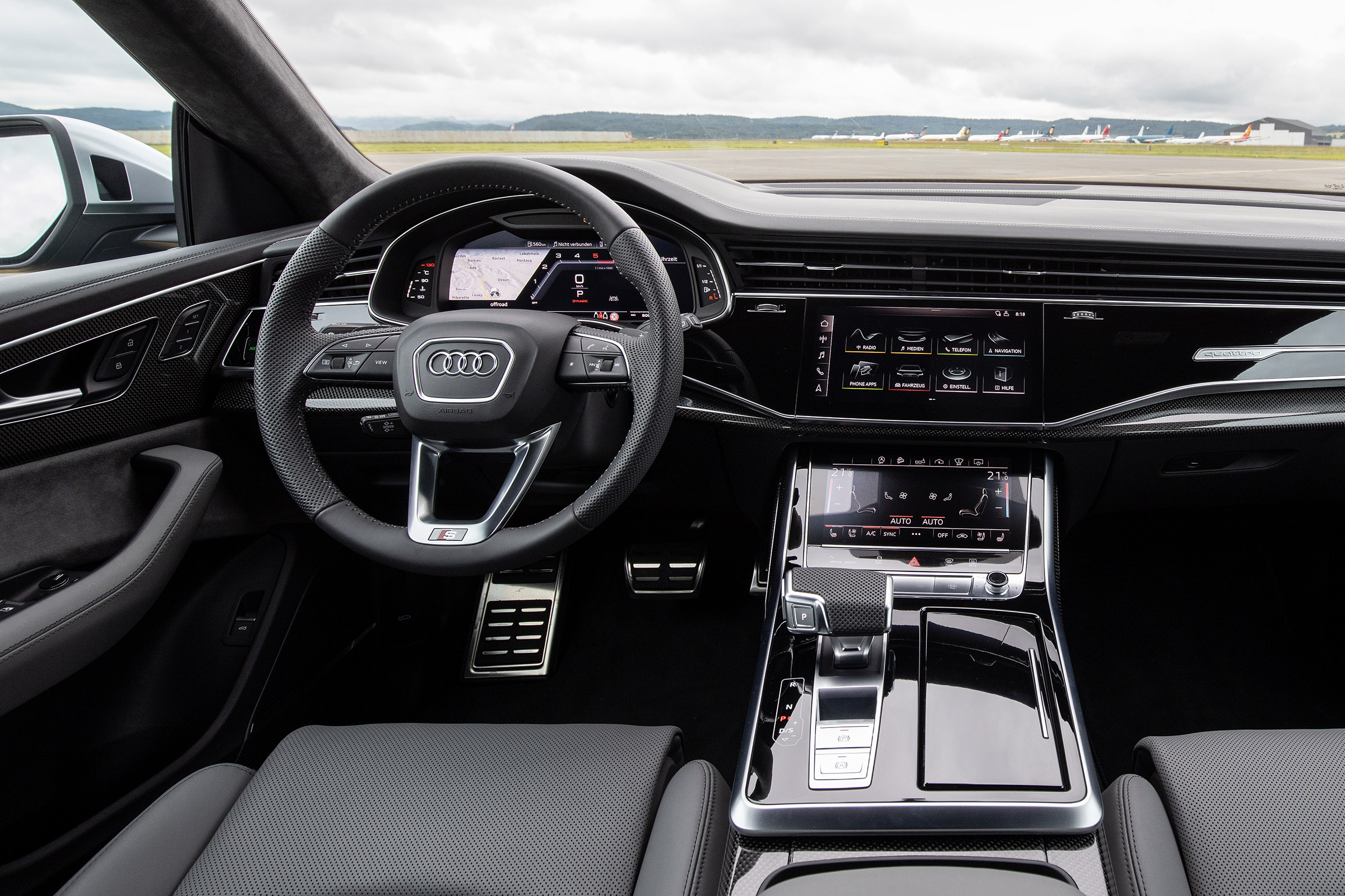 Audi SQ8 - dash