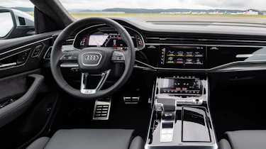 Audi SQ8 - dash