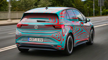 Volkswagen ID.3 vs Volkswagen e-Golf - rear action