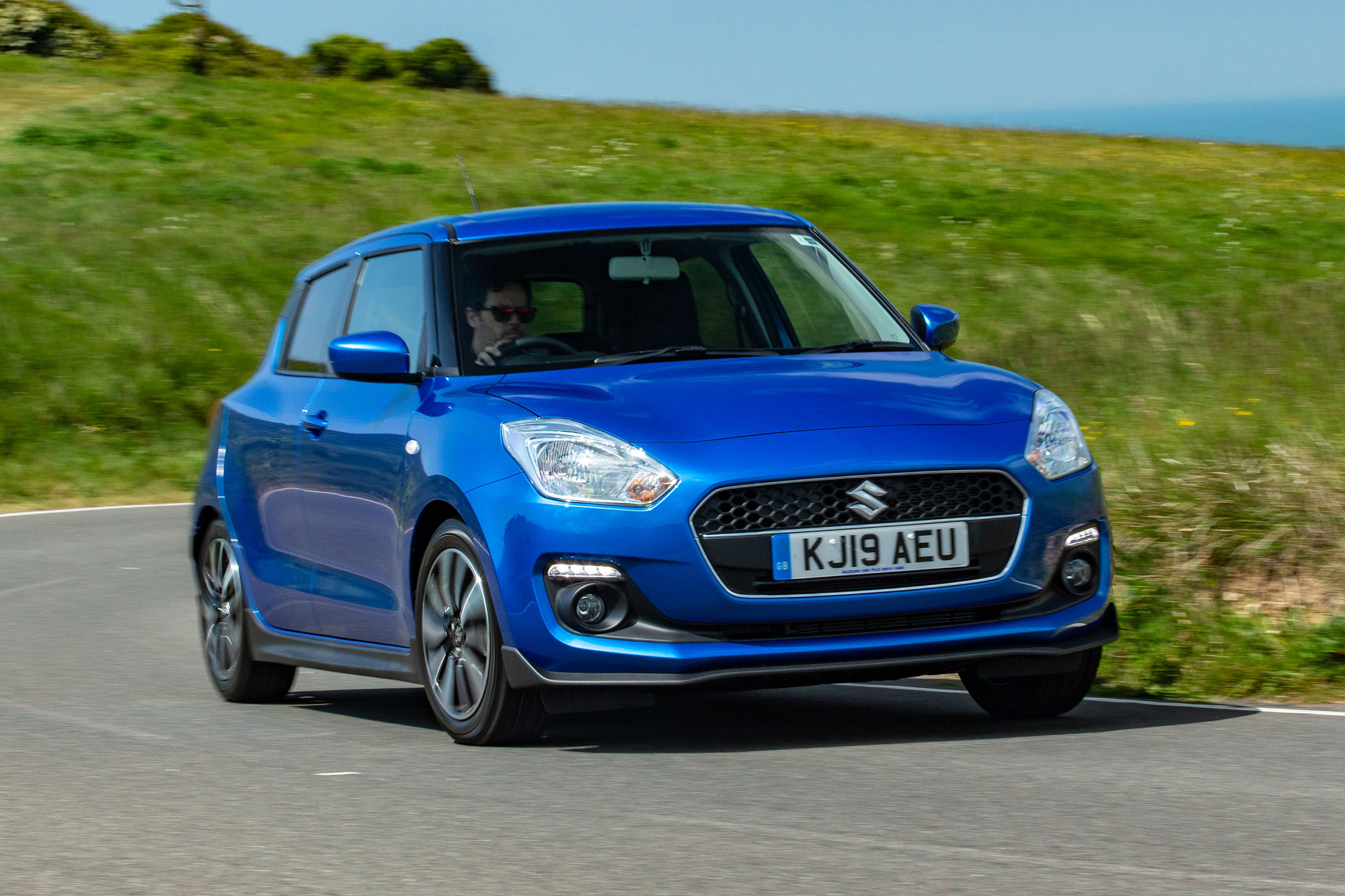 Suzuki Swift Attitude - front cornering