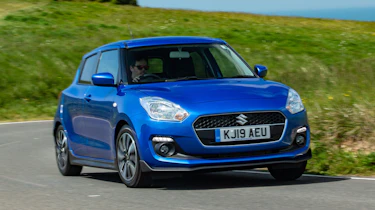 Suzuki Swift Attitude - front cornering
