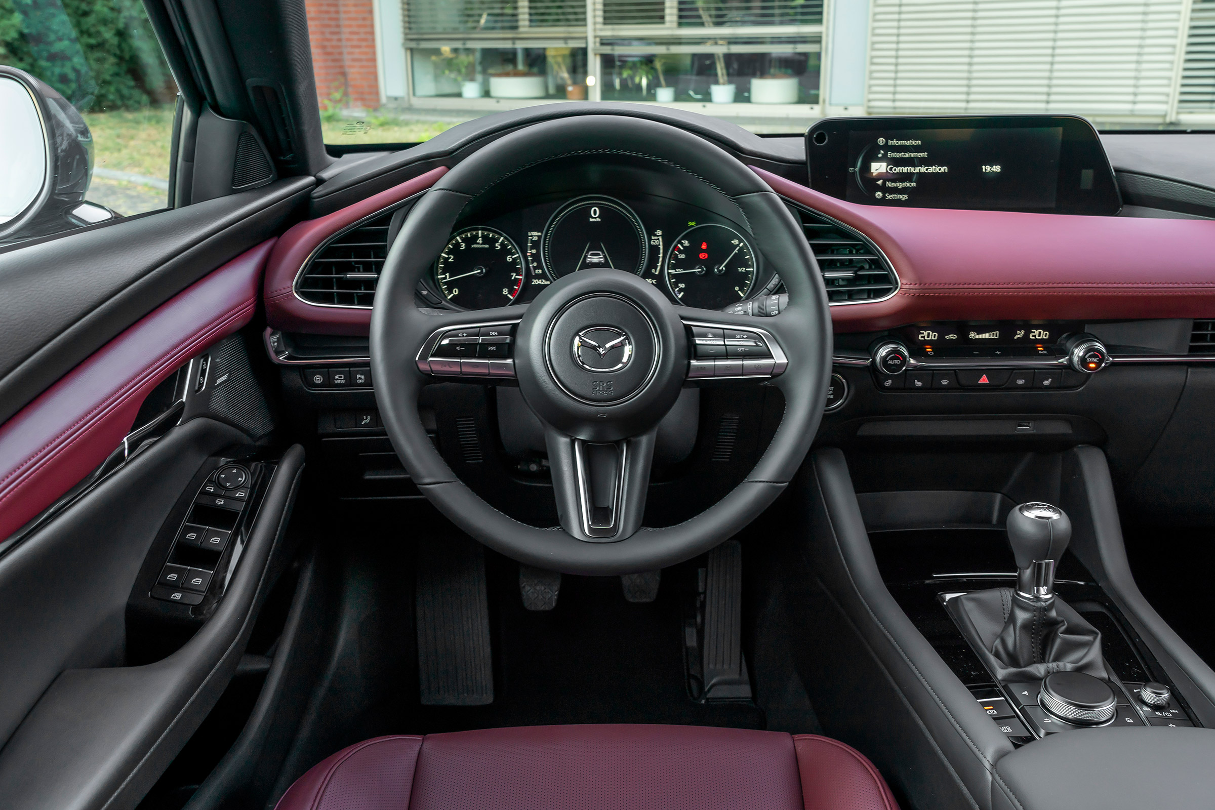 Mazda 3 SkyActiv-X - dash
