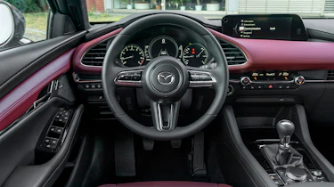 Mazda 3 SkyActiv-X - dash