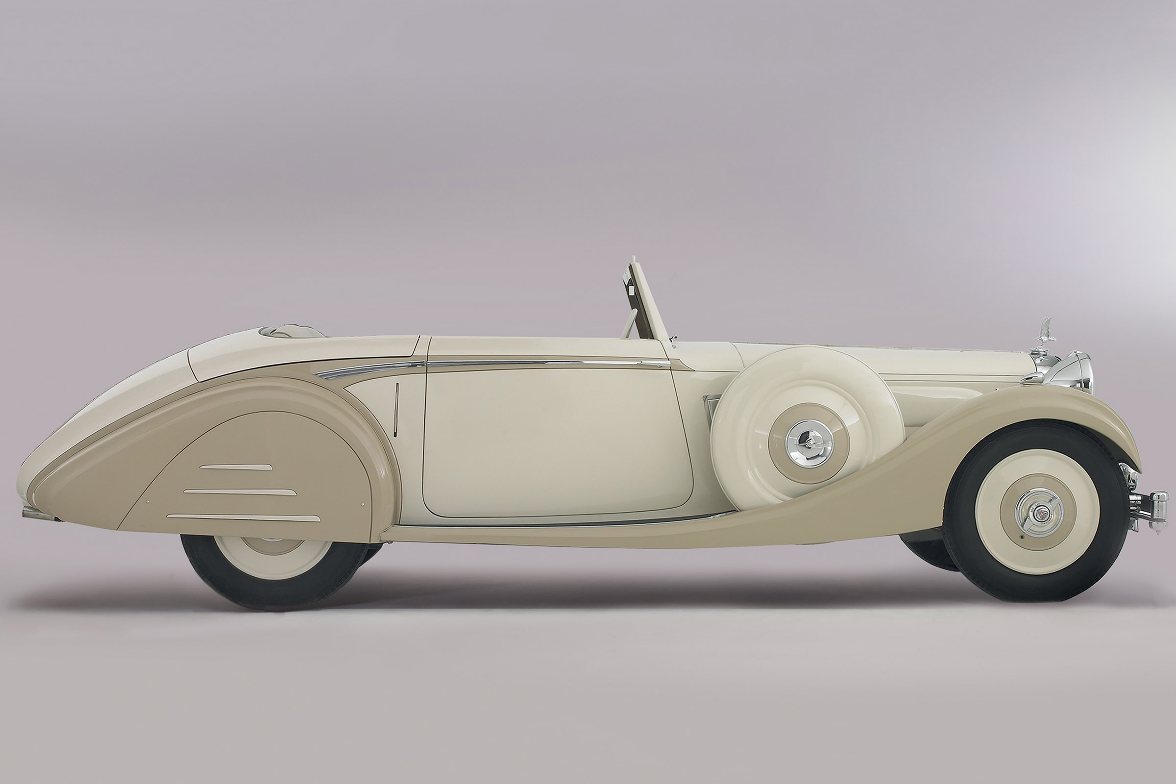 Alvis Lancefield Concealed Hood - side