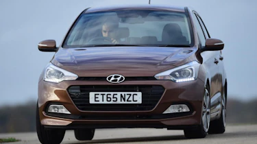 Used Hyundai i20 - front cornering