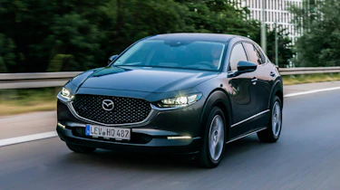 Mazda CX-30 - front tracking