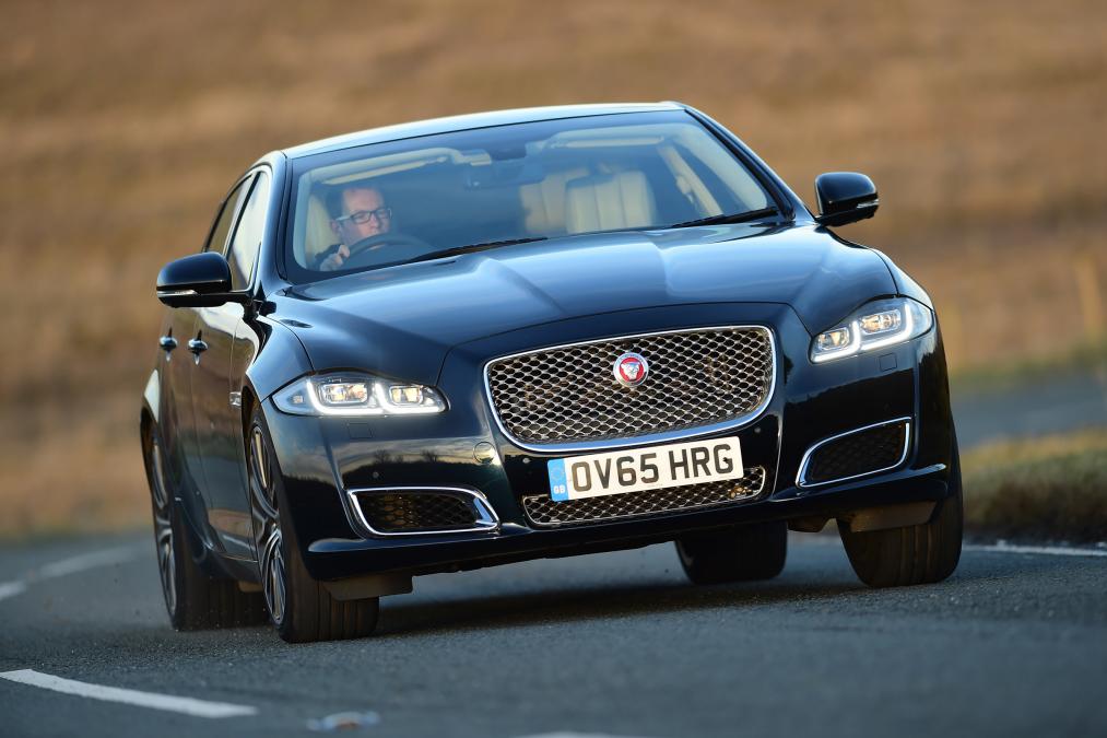 Used Jaguar XJ - front cornering