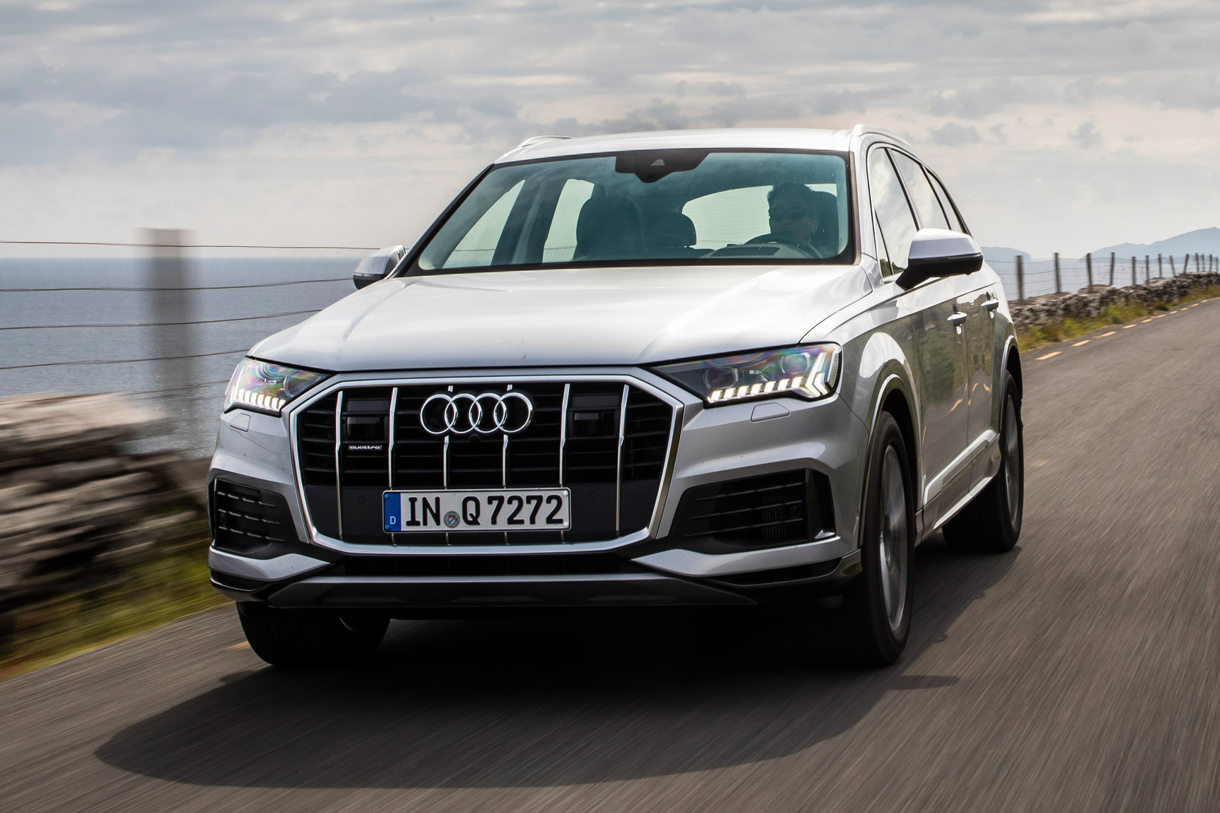 Audi Q7 - front tracking