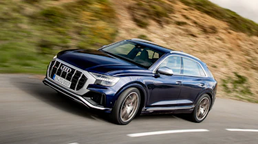 Audi SQ8 - front cornering