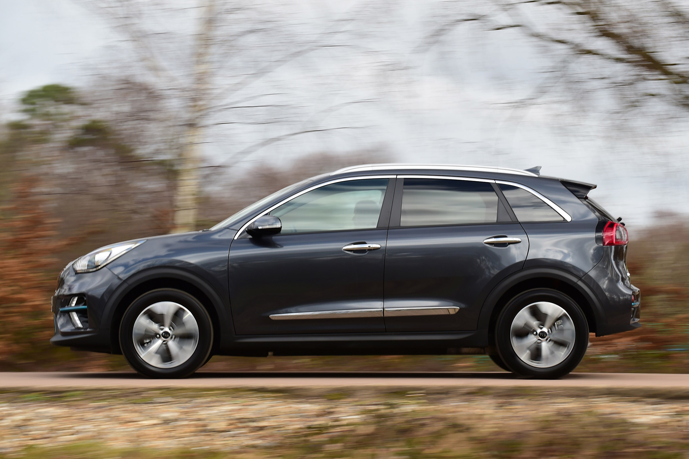 Kia e-Niro - side