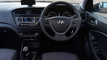 Used Hyundai i20 - dash