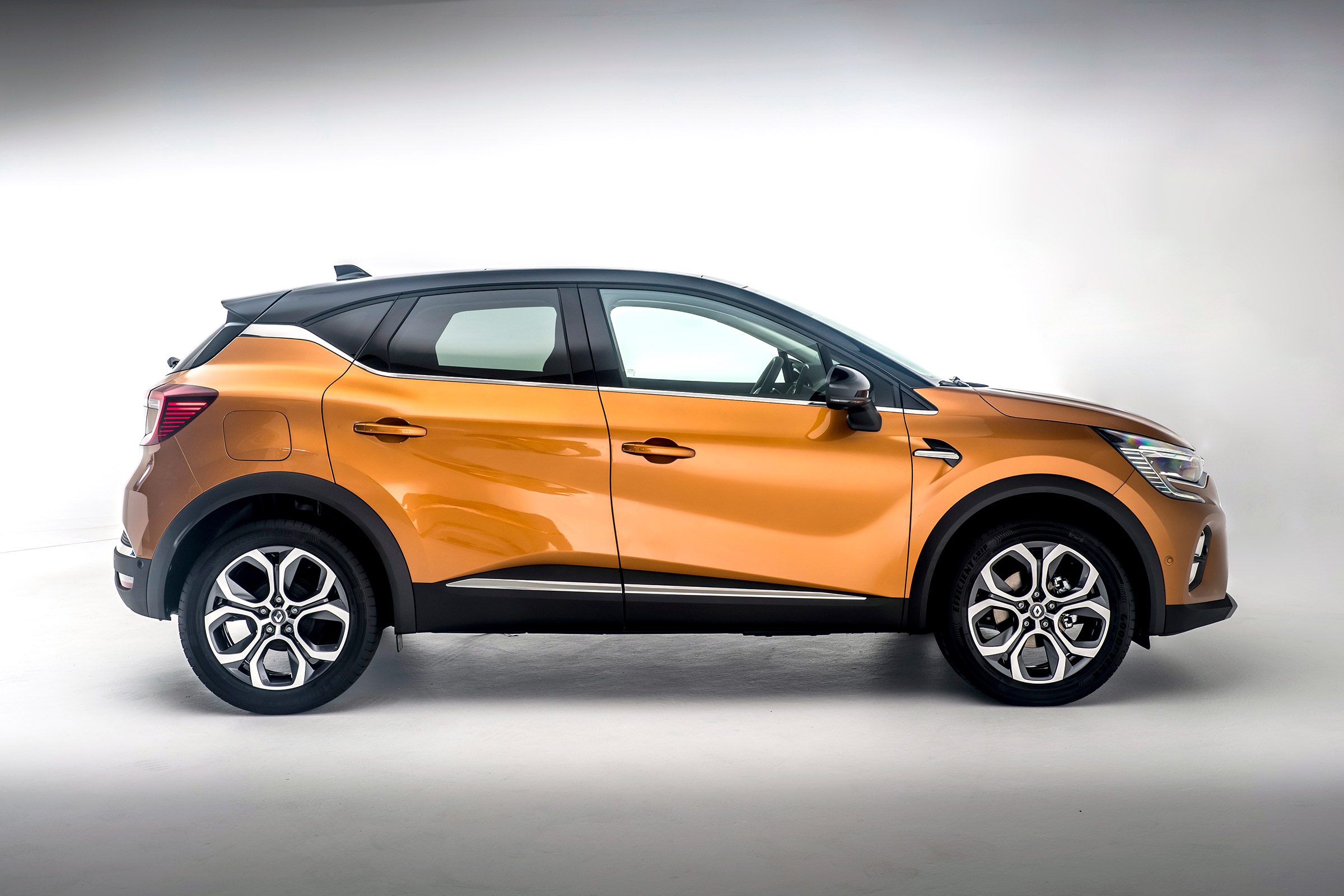 Renault Captur - side