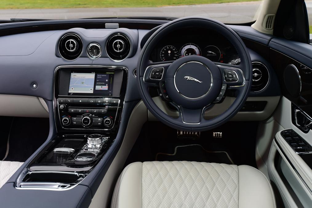 Used Jaguar XJ - dash