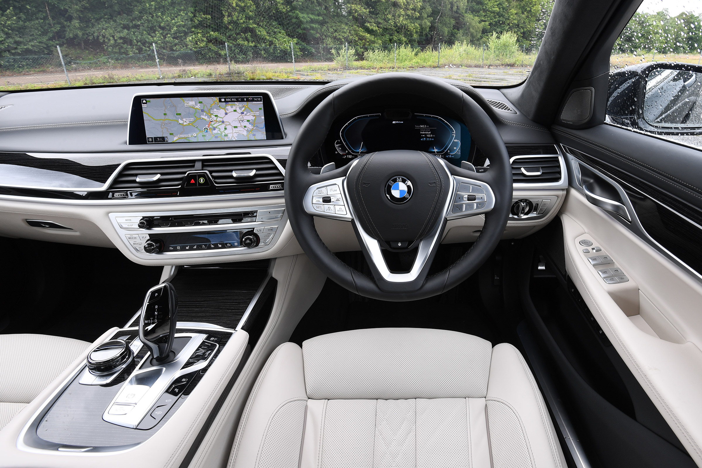 BMW 7 Series - dash