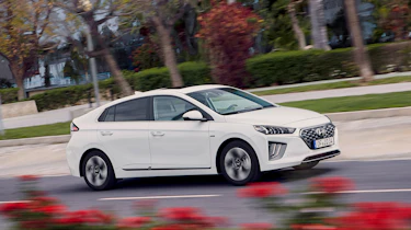 Hyundai Ioniq Hybrid - side