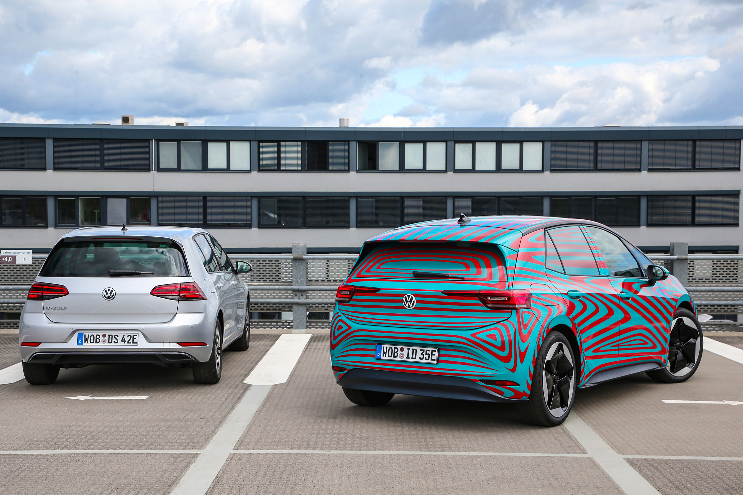 Volkswagen ID.3 vs Volkswagen e-Golf - rear static