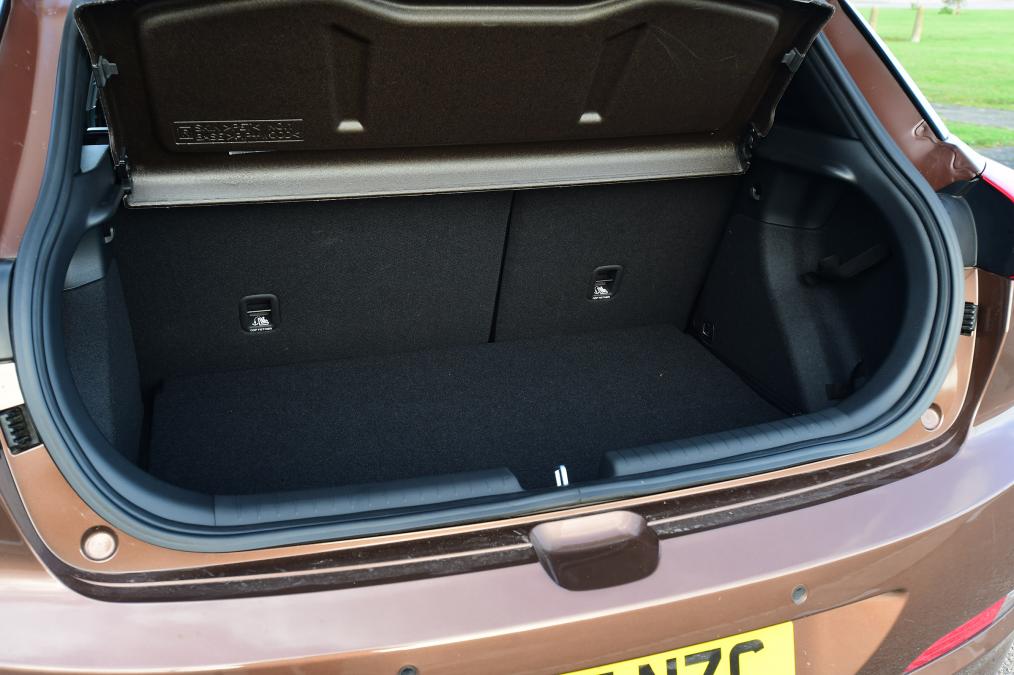 Used Hyundai i20 - boot