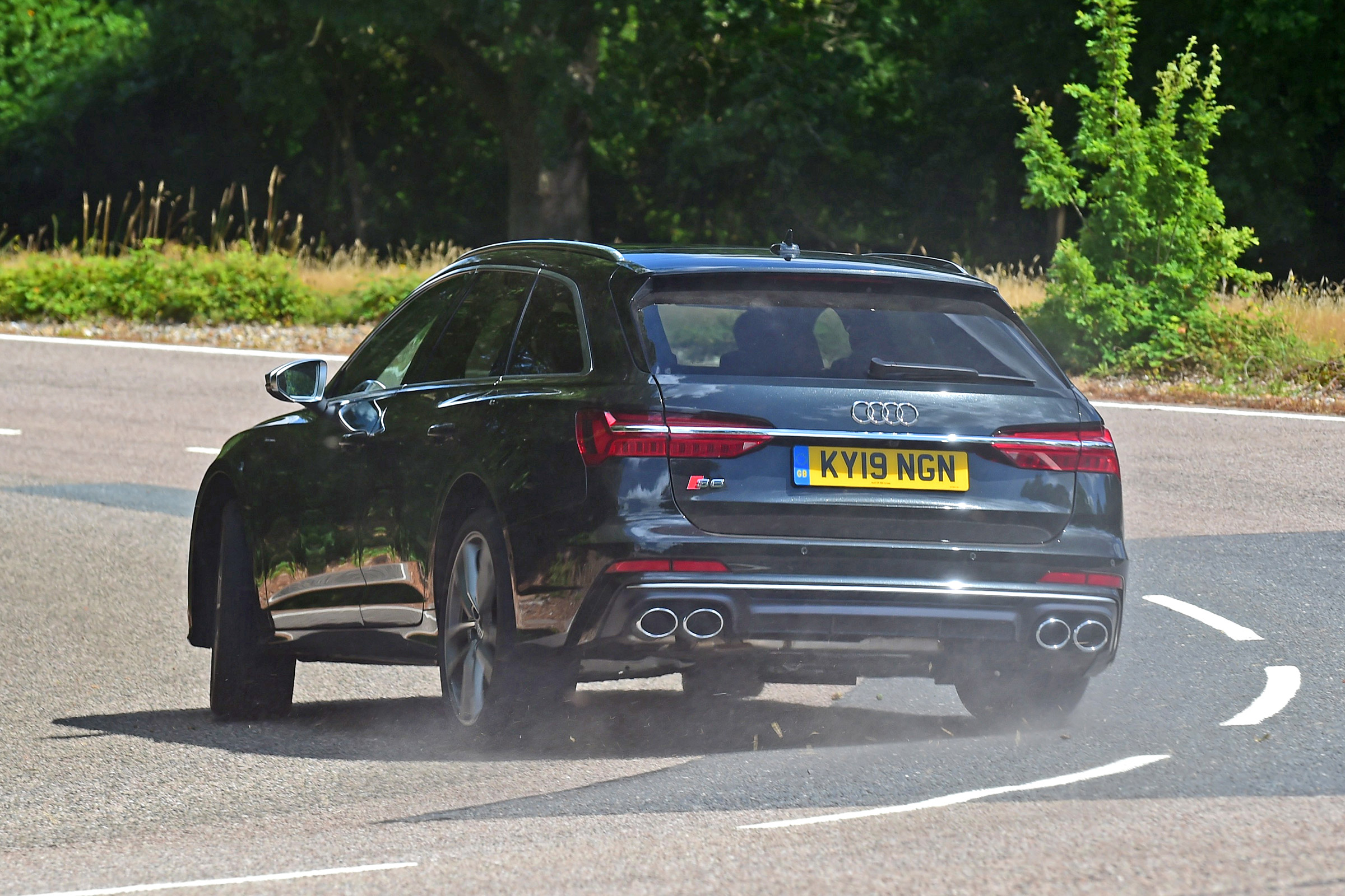 Audi S6 Avant - rear cornering