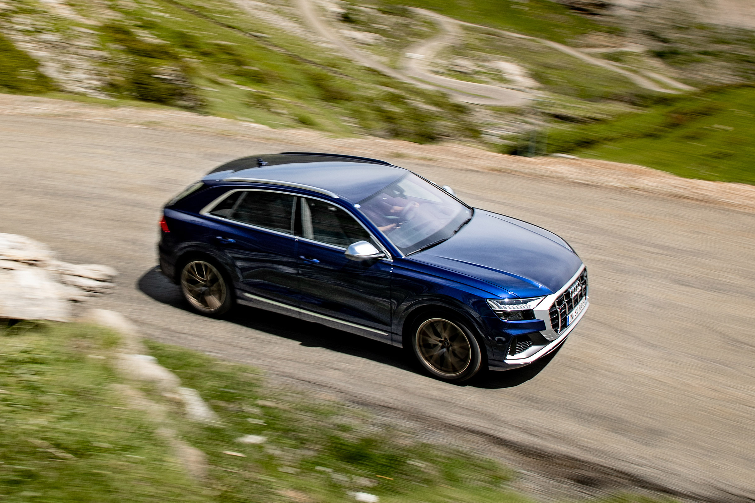 Audi SQ8 - above