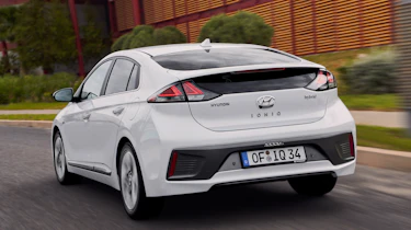 Hyundai Ioniq Hybrid - rear tracking