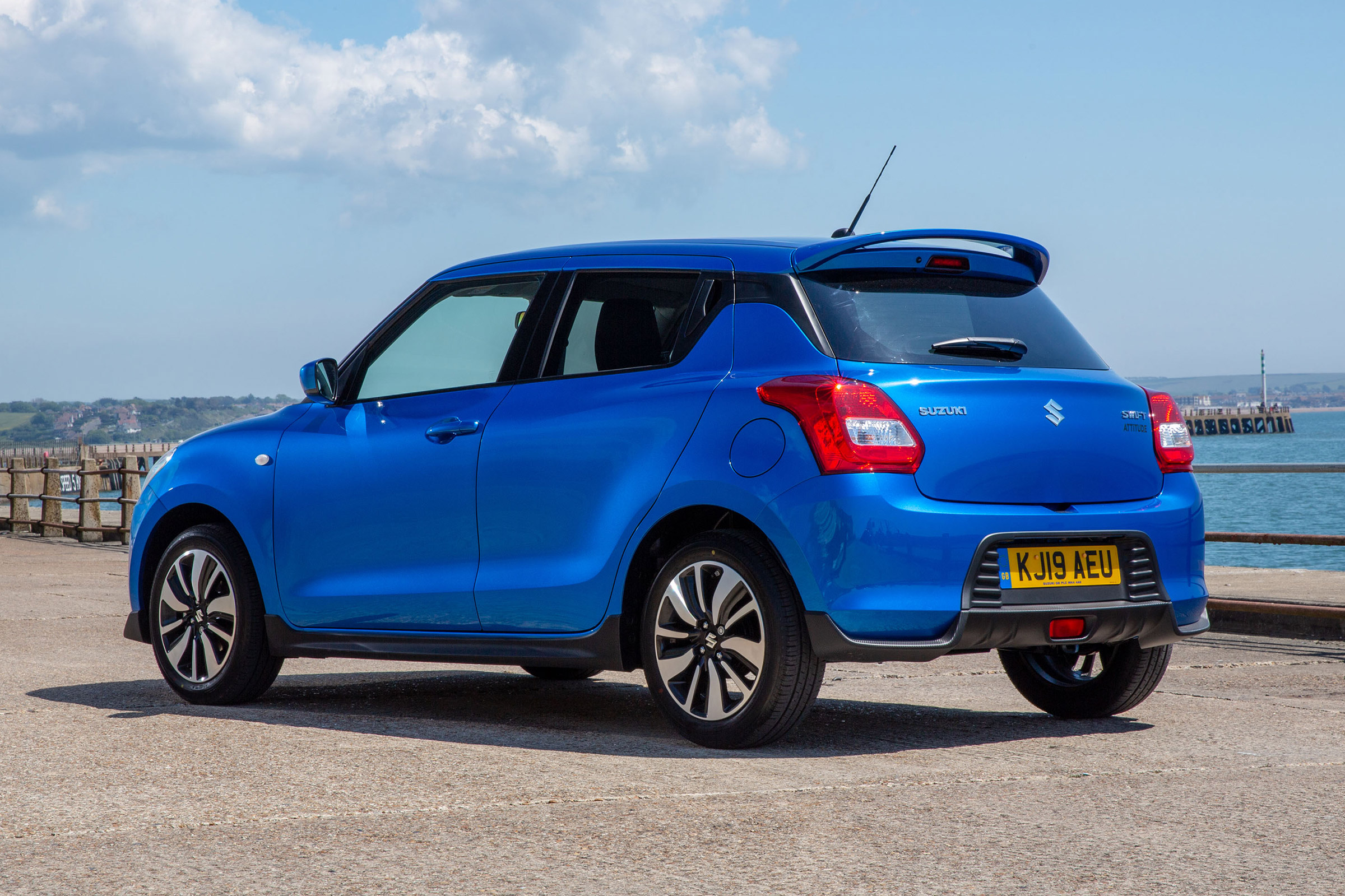 Suzuki Swift Attitude - rear static