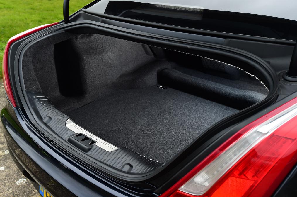 Used Jaguar XJ - boot