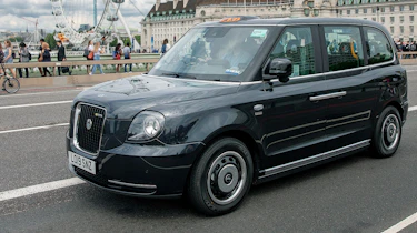 LEVC TX taxi - front action