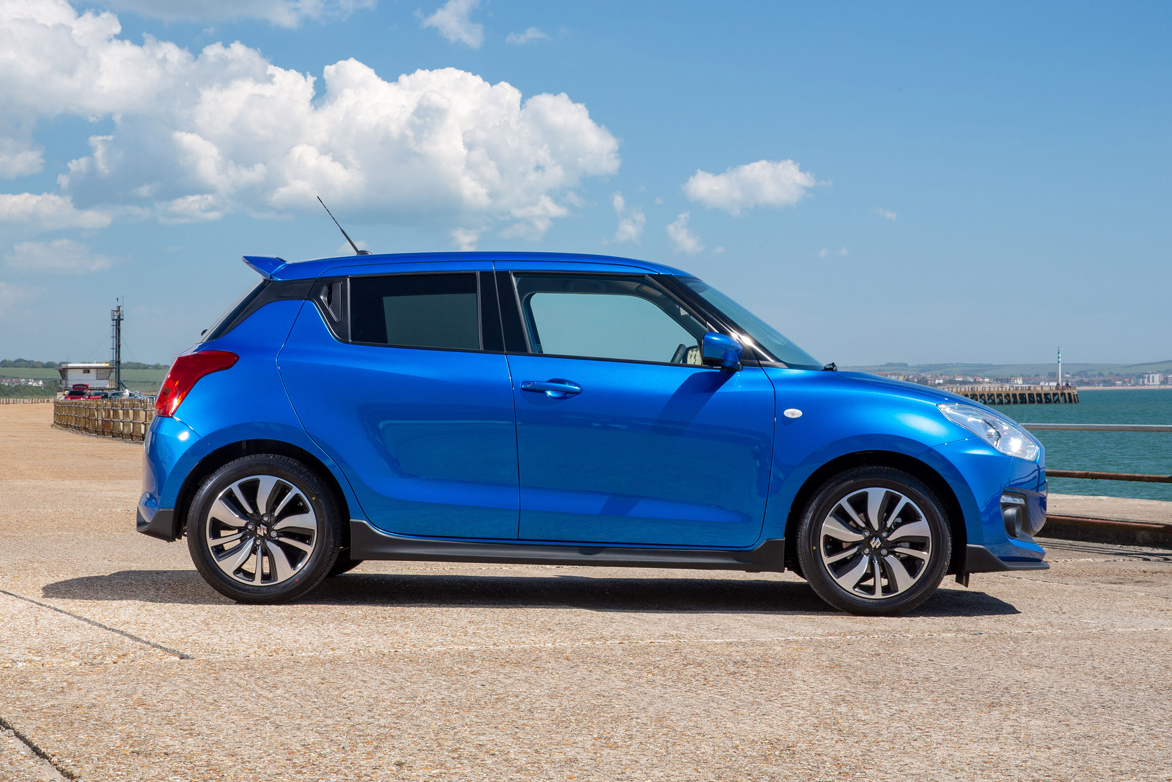 Suzuki Swift Attitude - side static