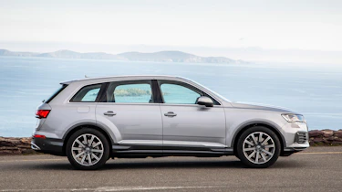 Audi Q7 - side static