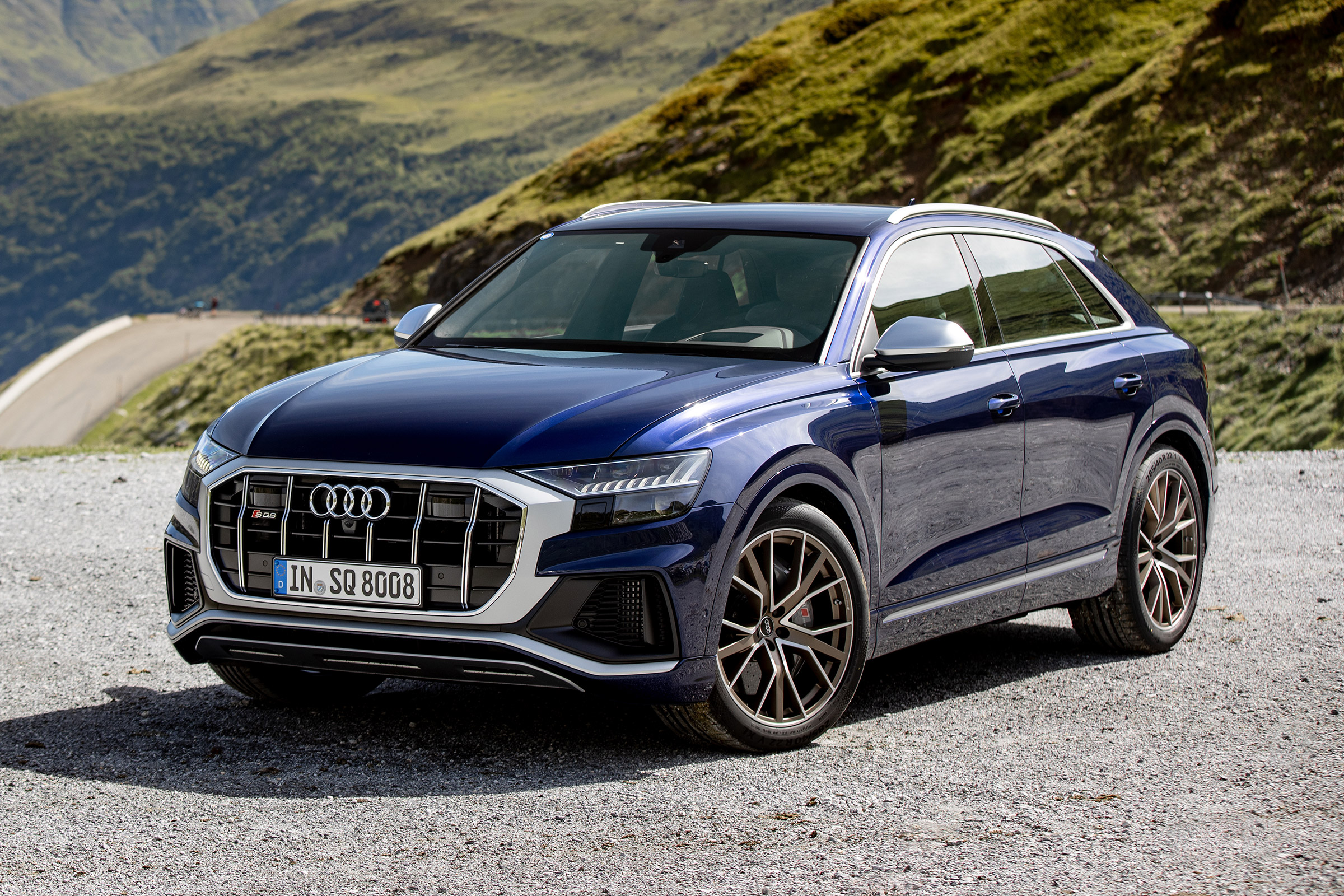 Audi SQ8 - front static