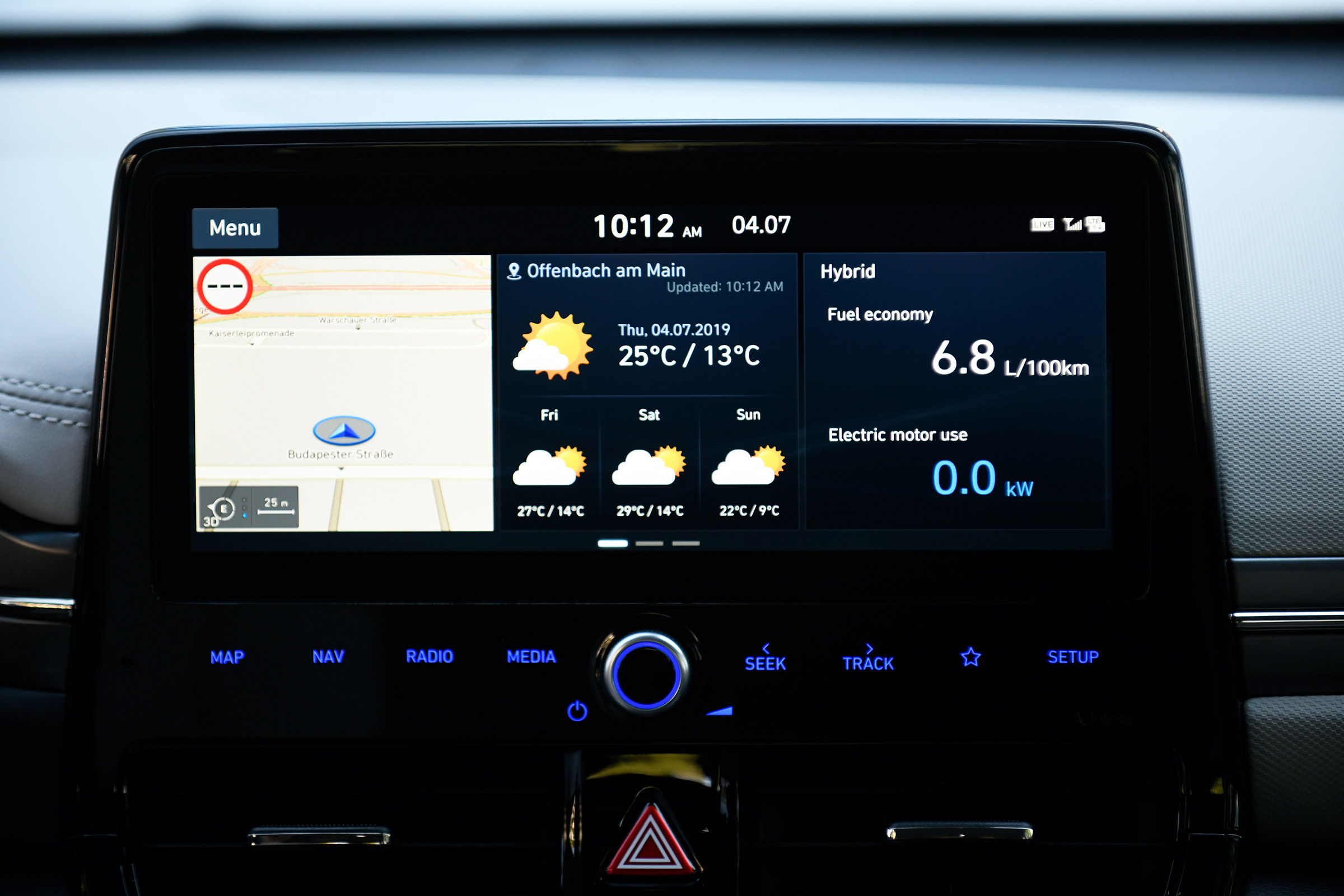 Hyundai Ioniq Hybrid - infotainment