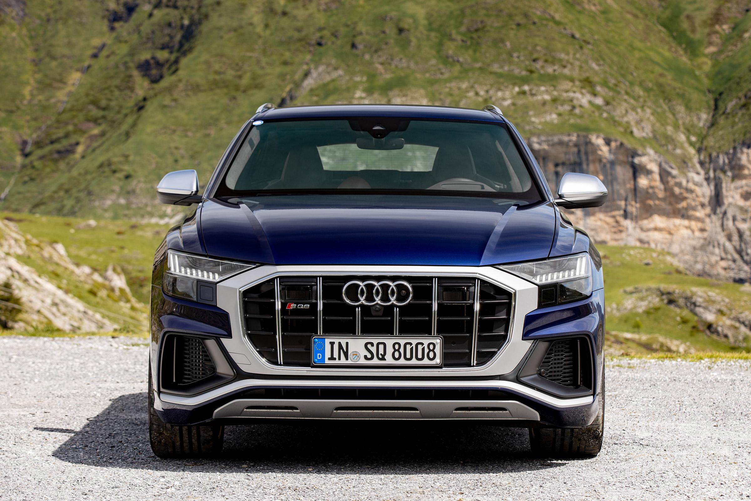 Audi SQ8 - full front static