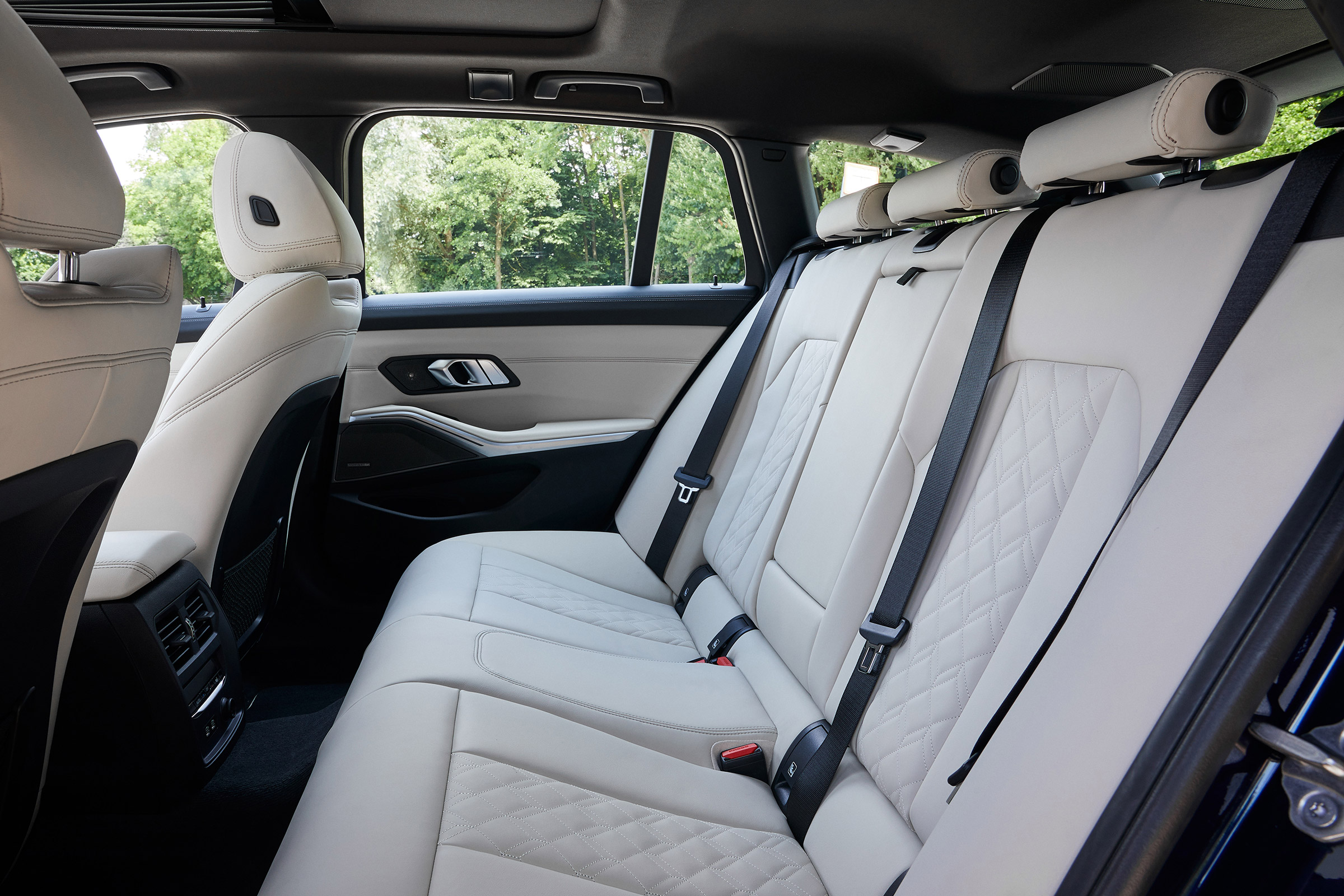BMW 3 Series Touring - rear seats