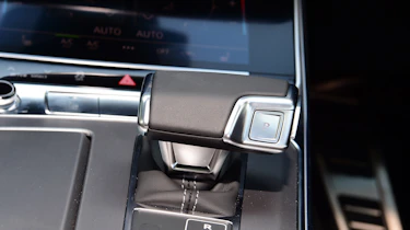 Audi S6 Avant - interior