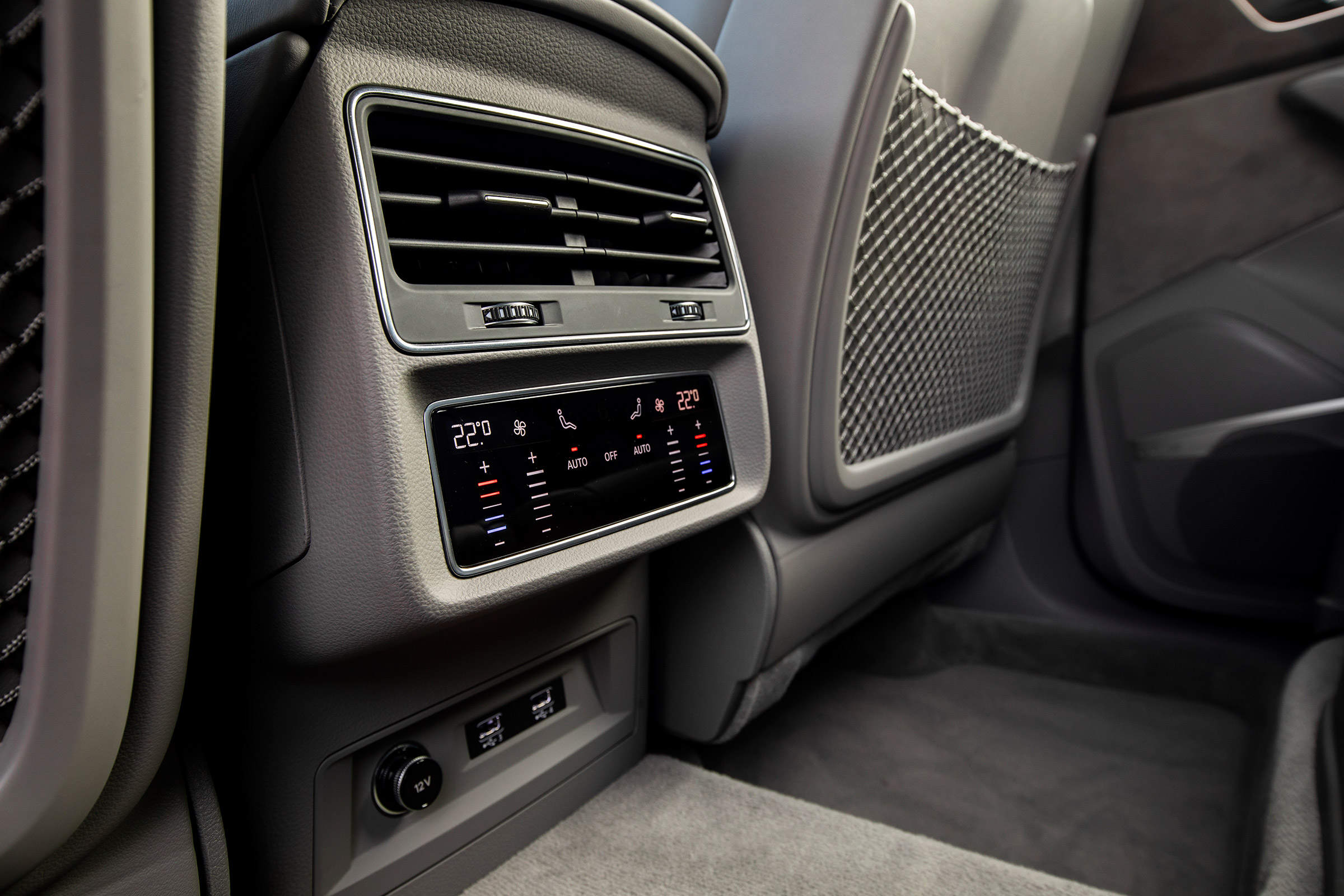 Audi Q7 - rear vents