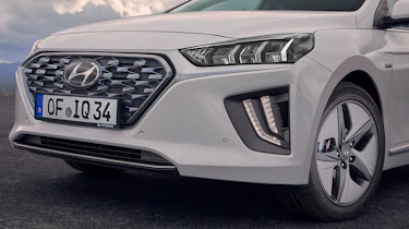 Hyundai Ioniq Hybrid - grille