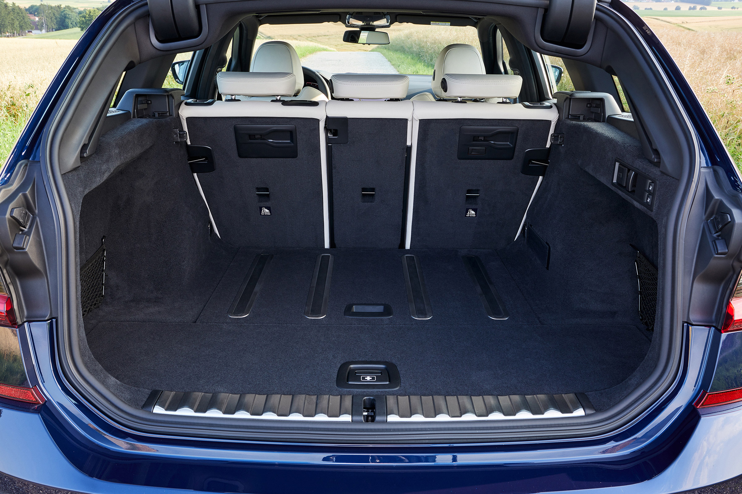 BMW 3 Series Touring - boot