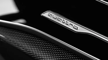 Audi SQ8 - quattro badge