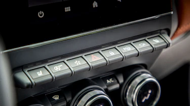 Renault Captur - buttons