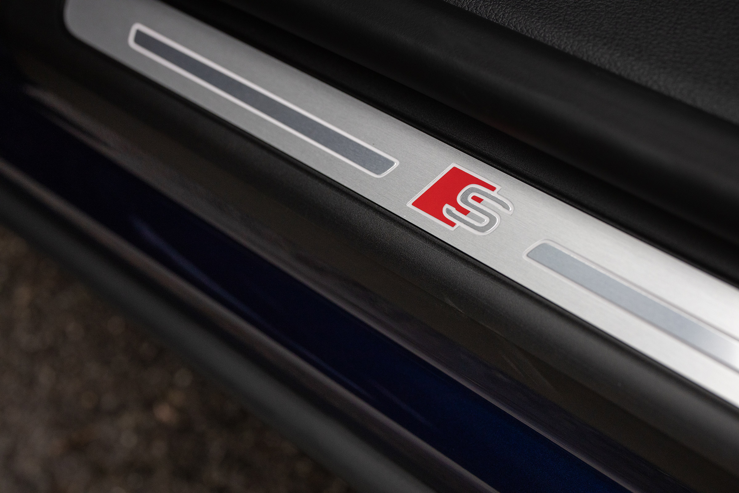 Audi SQ8 - S badge