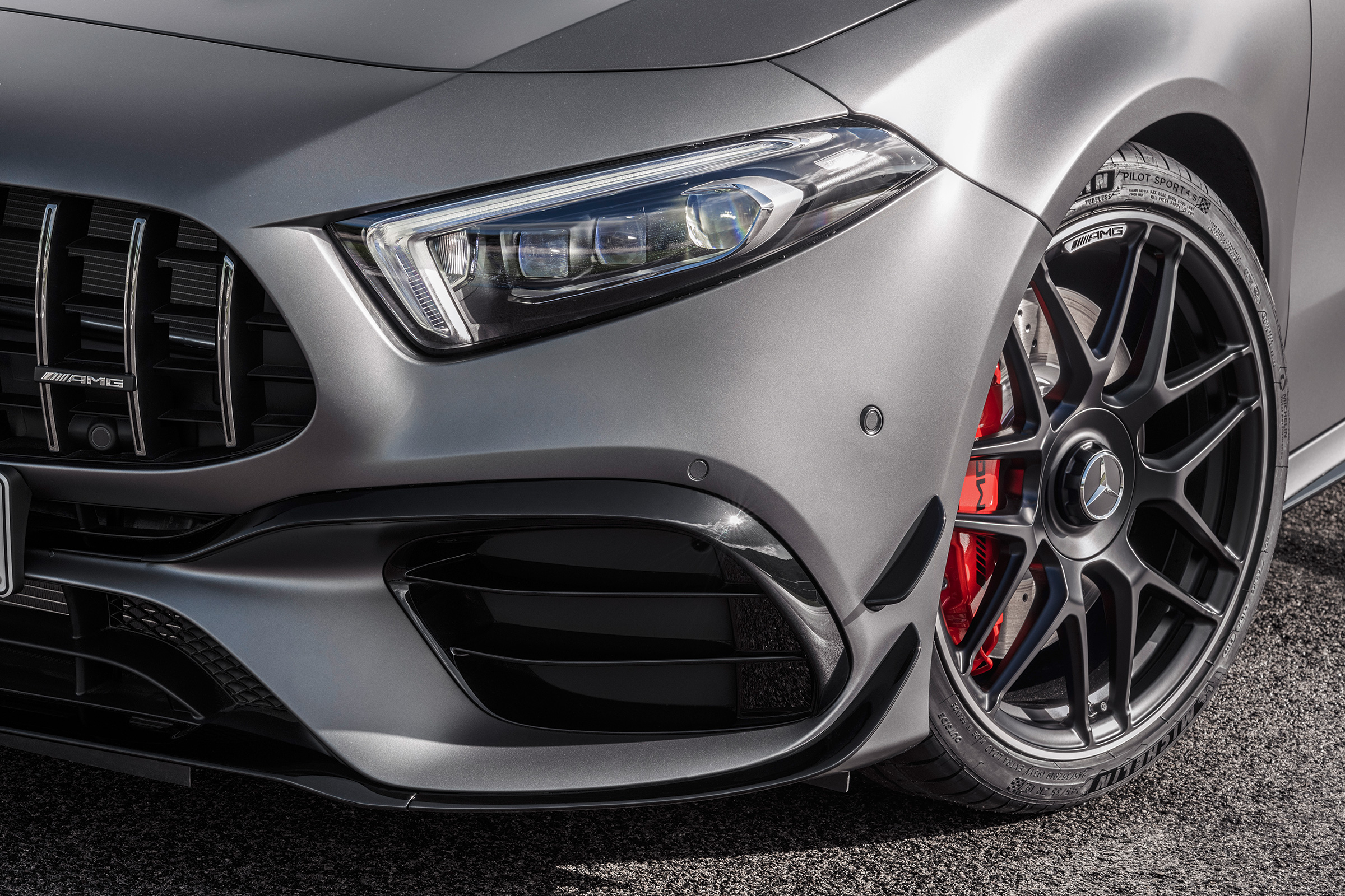 Mercedes-AMG A45 2019 front detail
