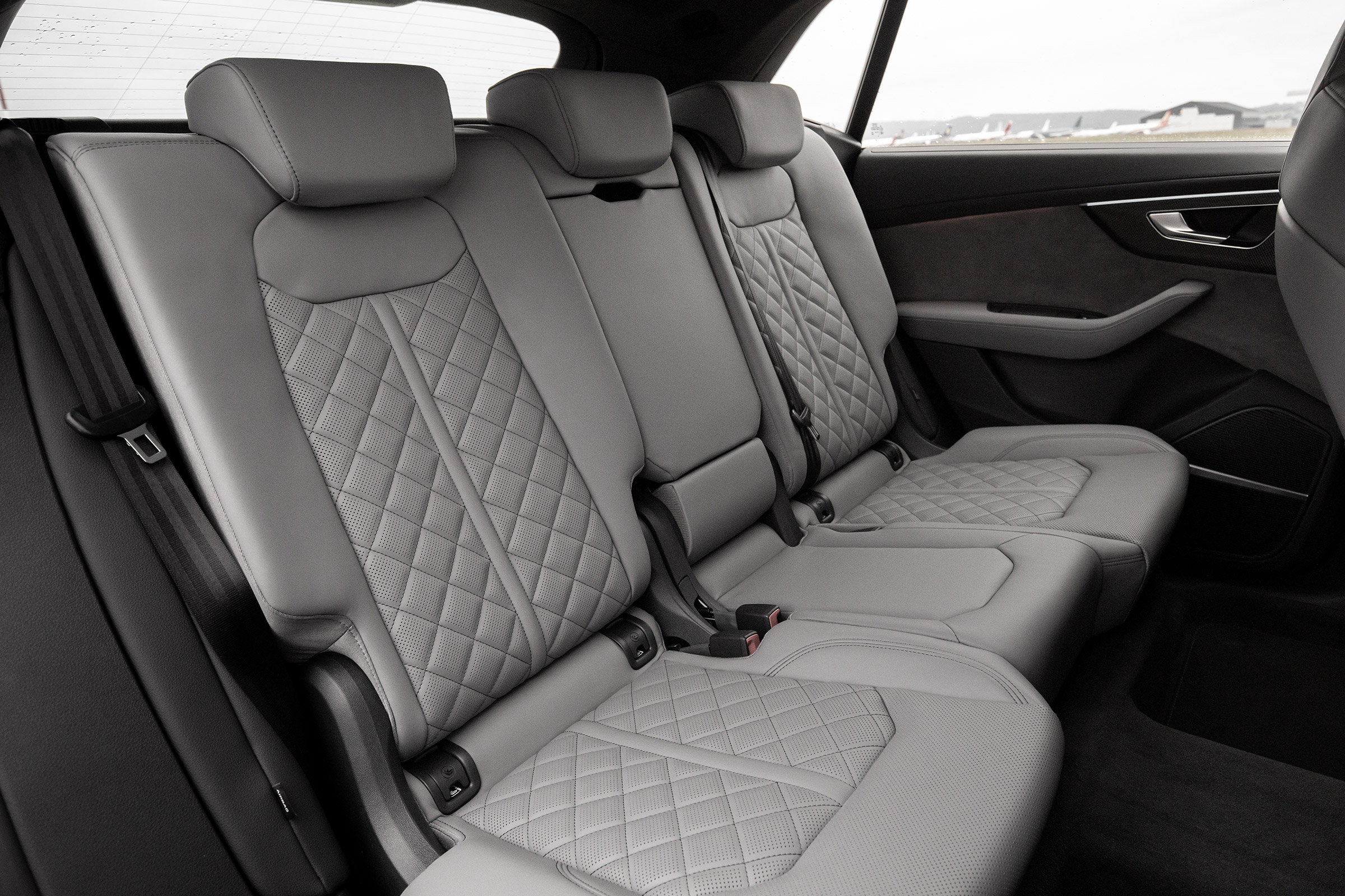 Audi SQ8 - rear seats