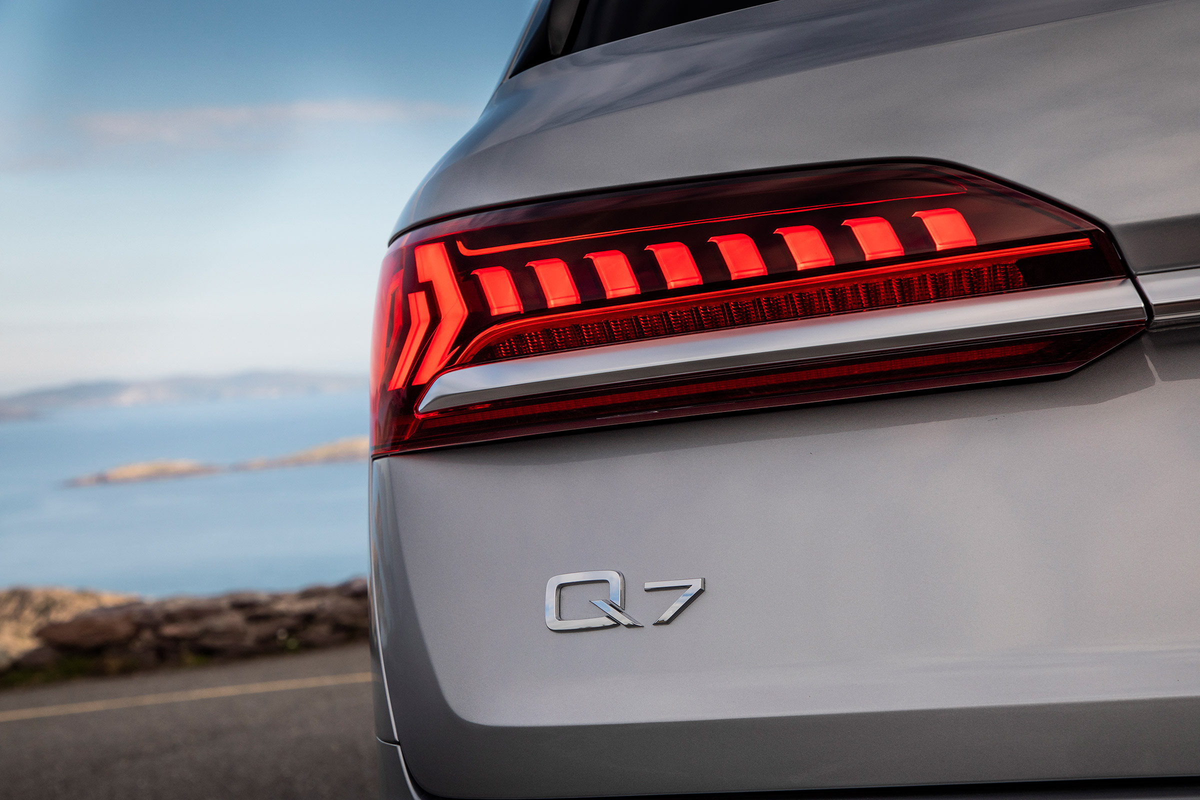 Audi Q7 - rear badge