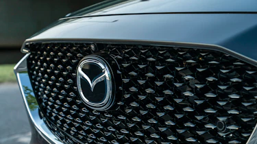 Mazda CX-30 - grille