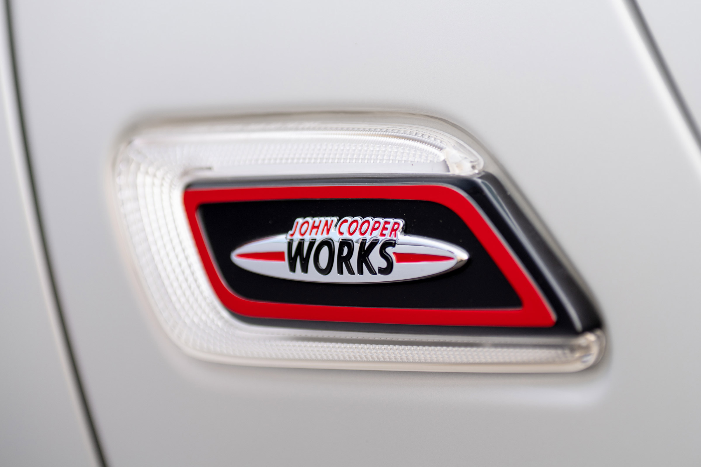 MINI Clubman JCW - side JCW badge