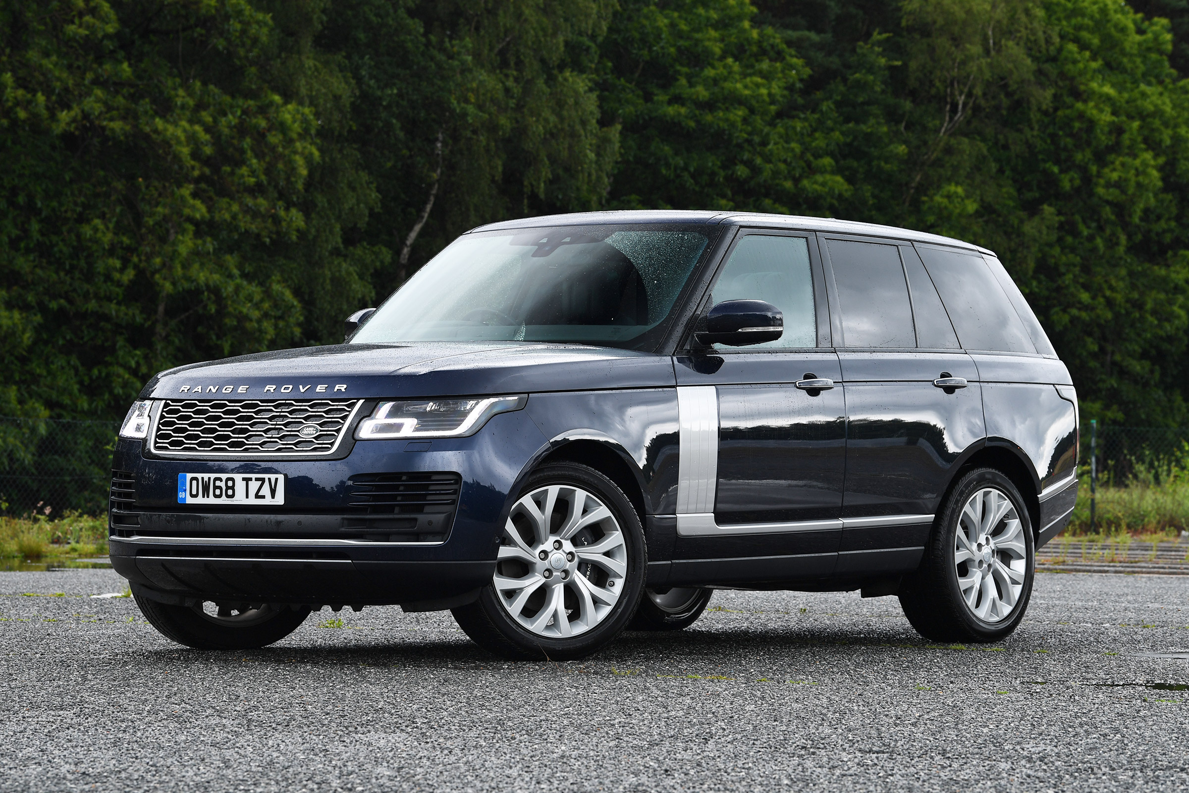 Range Rover - front static